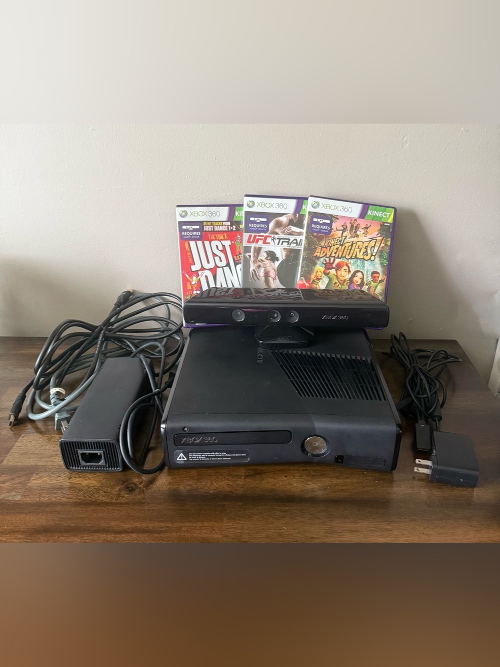 Xbox 360 slim 250GB Kinect Family Bundle Tested Works Great READ